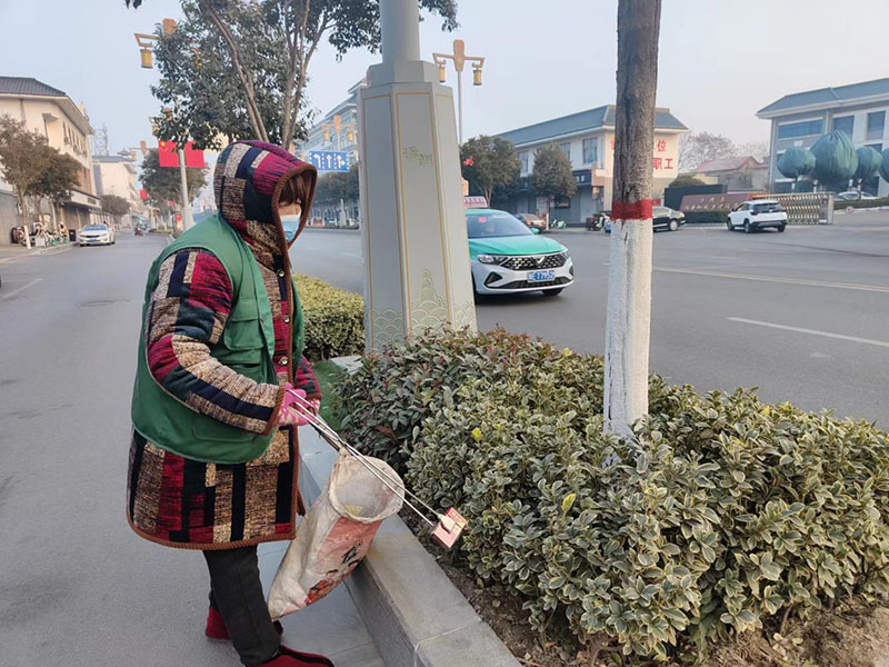 河南汤阴:不负好春光 “护绿使者”忙