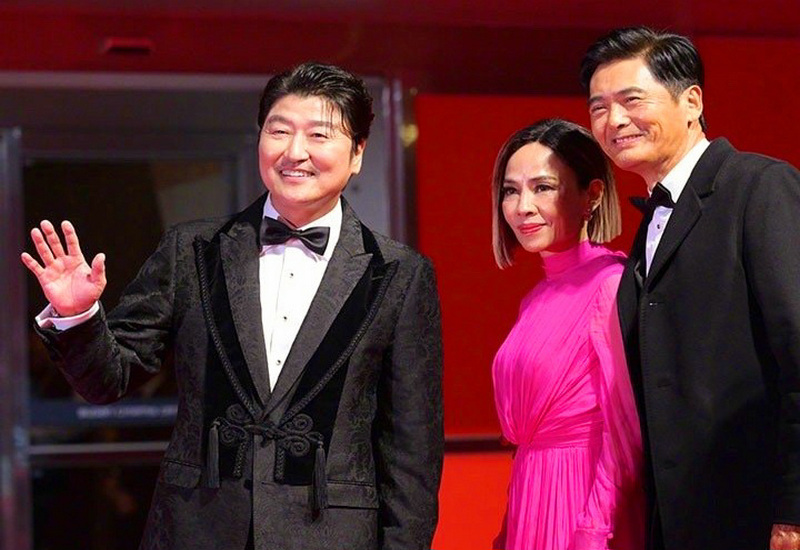 河北美院甄忠义校长应邀出席釜山国际电影节 受到韩国各届友好人士热情欢迎 河北美院甄忠义校长应邀出席釜山国际电影节 受到韩国各届友好人士热情欢迎