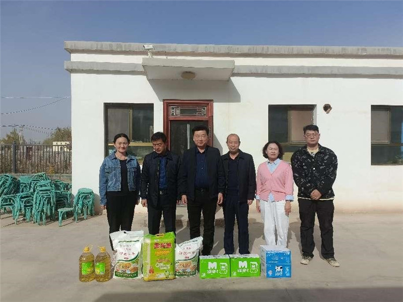 情系工作队   慰问暖人心