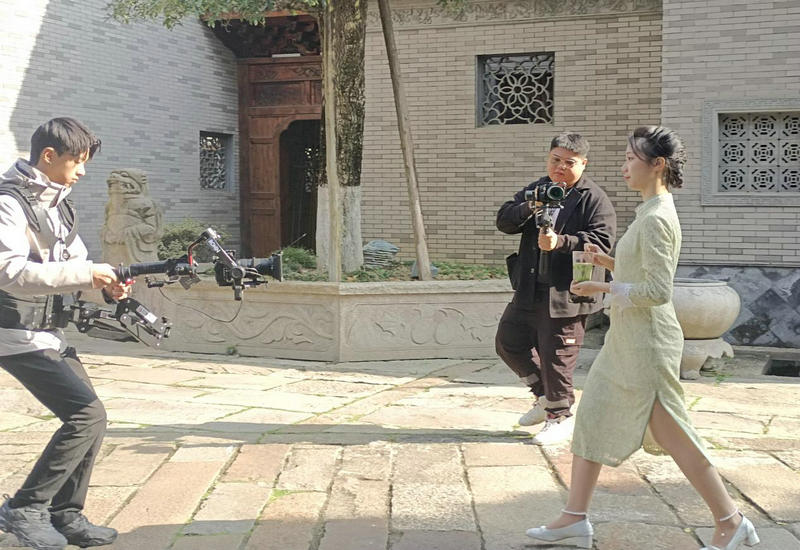 童心向未来卓越对话之霜降诗意浓 探寻文化之美 童心向未来卓越对话之霜降诗意浓 探寻文化之美