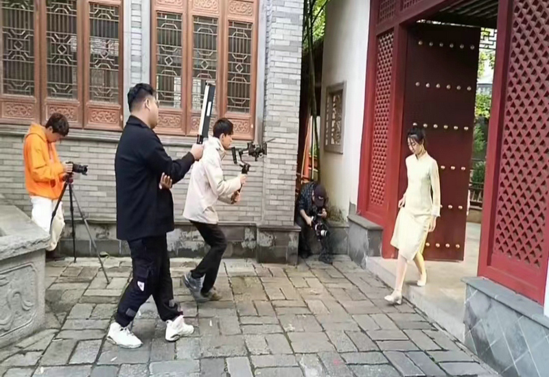 童心向未来卓越对话之霜降诗意浓 探寻文化之美 童心向未来卓越对话之霜降诗意浓 探寻文化之美
