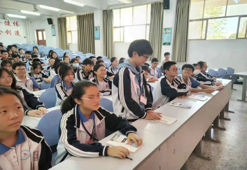 守护青春,助力青少年健康成长 守护青春,助力青少年健康成长
