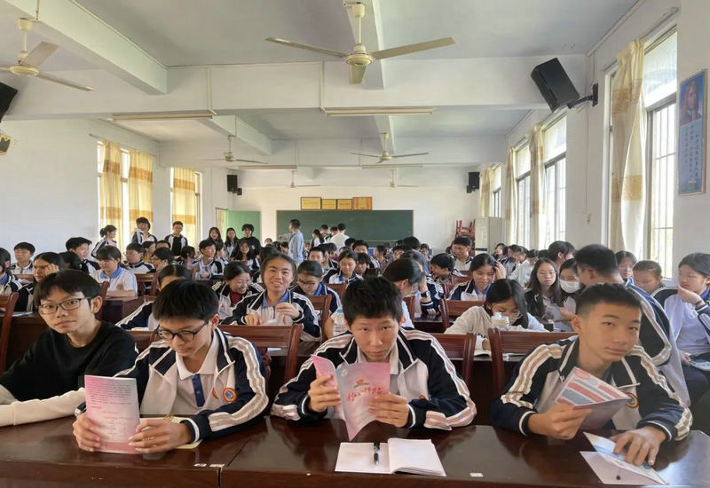 守护青春,助力青少年健康成长 守护青春,助力青少年健康成长