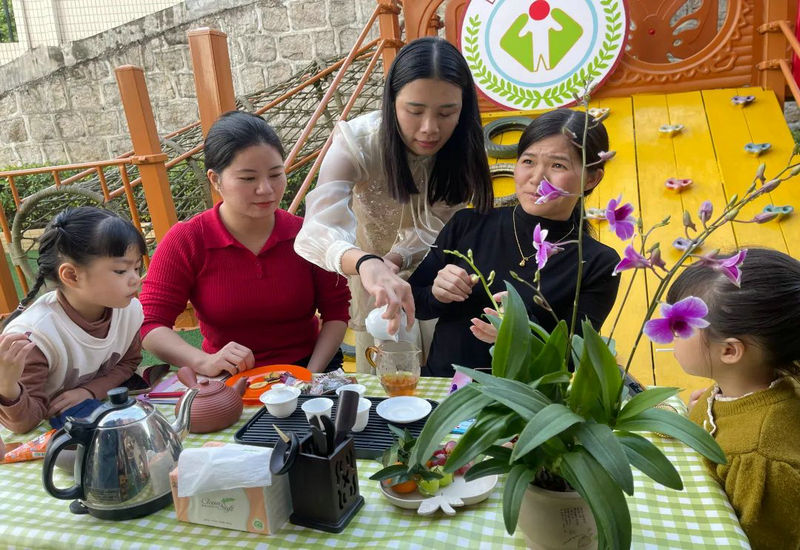 揭阳市妇女联合会开展“诗意绕书香,茶礼润童年”传统亲子茶礼文化体验活动 揭阳市妇女联合会开展“诗意绕书香,茶礼润童年”传统亲子茶礼文化体验活动