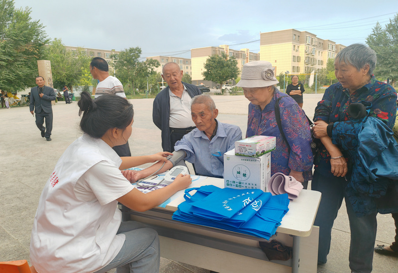 铸牢中华民族共同体意识 爱心义诊暖民心 擦亮民族团结鲜亮底色 铸牢中华民族共同体意识 爱心义诊暖民心 擦亮民族团结鲜亮底色