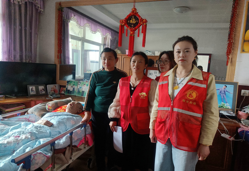 双节同庆颂盛世,不忘英雄铸和平! 双节同庆颂盛世,不忘英雄铸和平!