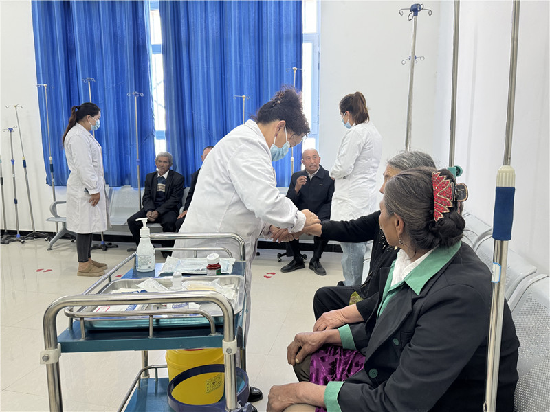 中心村卫生室启用:26公里就医路不再漫长