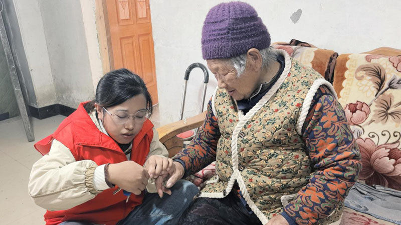 重阳践初心 真情伴暮年