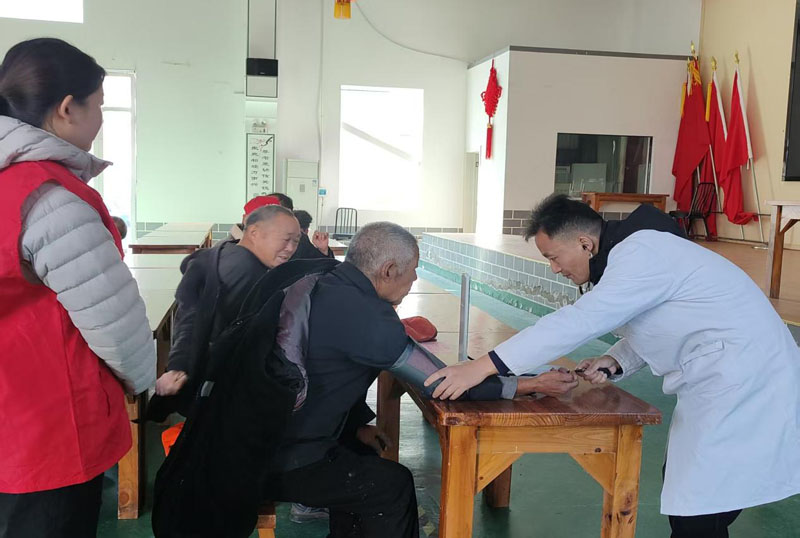 乐土镇:“健康护航进社区”联合义诊志愿服务活动