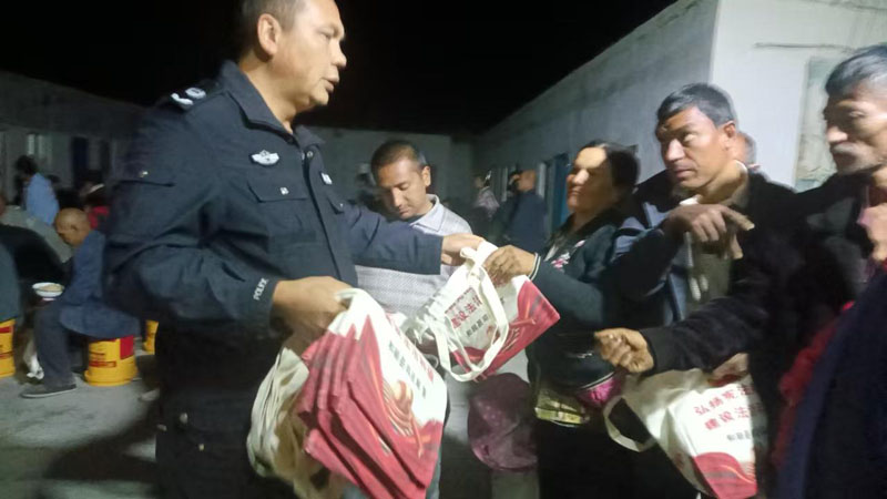 �շ���һ�ߣ���˶���չ���˾����Ϊ�������η�������