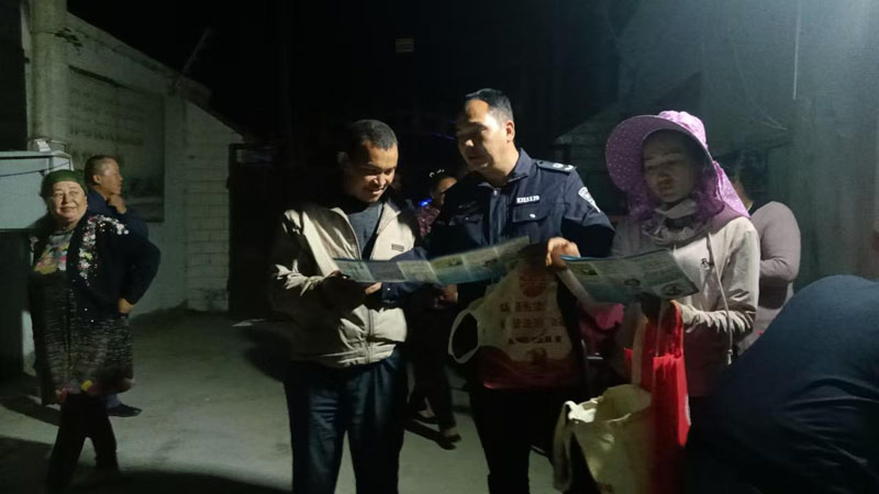 �շ���һ�ߣ���˶���չ���˾����Ϊ�������η�������