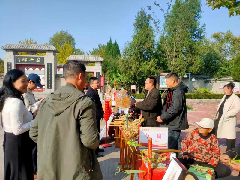 ¬���������հ�����ֻΪ��һ������������¬���Ϸ��Ŵ�����