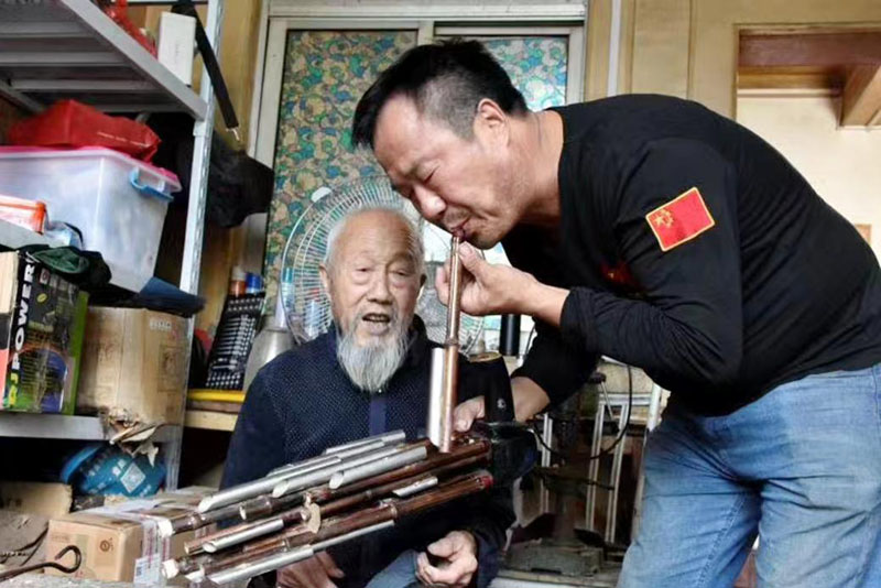 ¬���������հ�����ֻΪ��һ������������¬���Ϸ��Ŵ�����