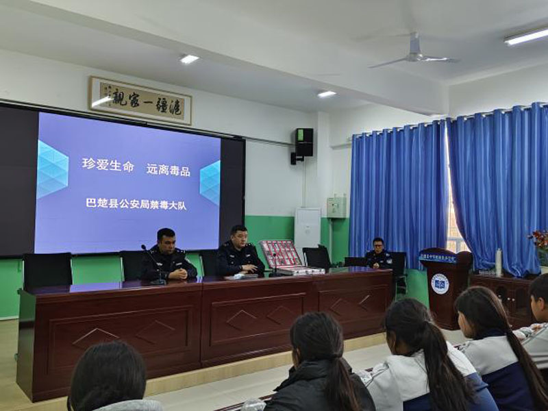 �����޶��ഺ���½��ͳ�����Ϊѧ�����ϡ��������ҡ�