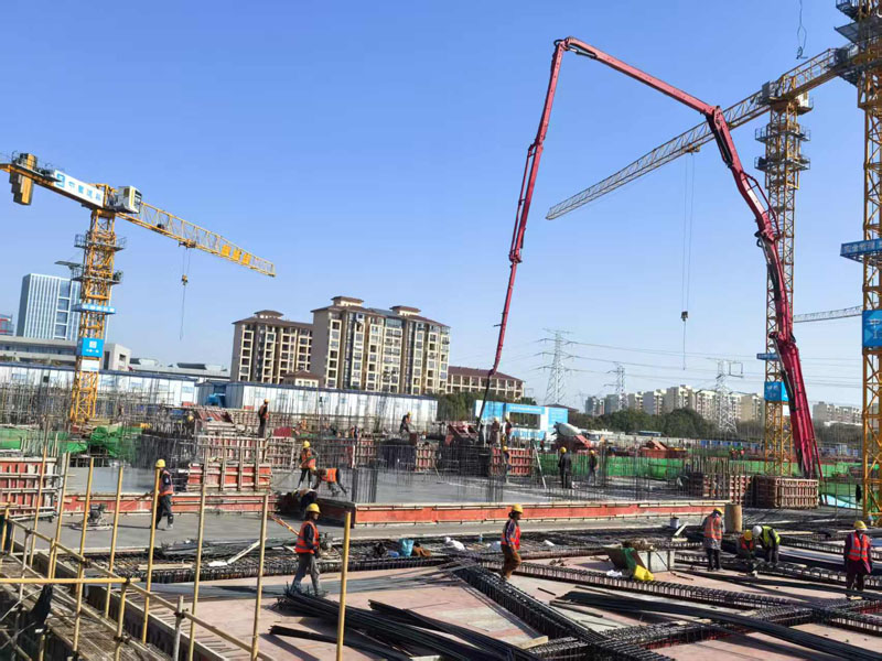 �ϲ����������д������Ŀ�׶�ͻ�� �������㡱