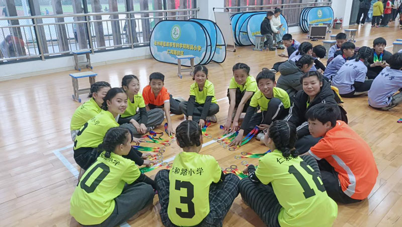 2��18��13ͭ��ׯ�ܰ��´�����Сѧ���������ɼ��Ȼ