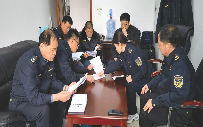 ���󡰳�����ȥ  ��Ч���ᡱ����ƽ��ɽ��̬����ִ����Ƕ��ʽ���󡱸�����ɫ��չ