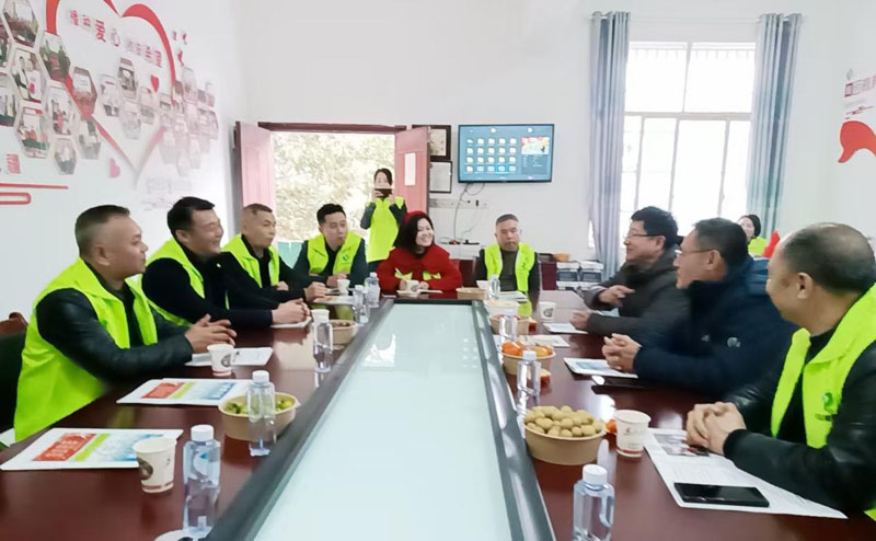 传承雷锋精神 爱心续航芦溪