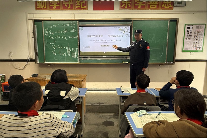 ���λ���ůУ԰ ƽ����������