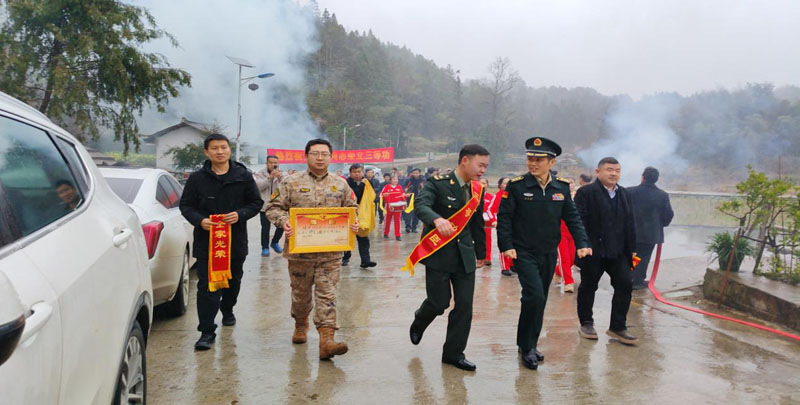 ��ƽ�������磺����������ϲ�� �����ٹ�ů����