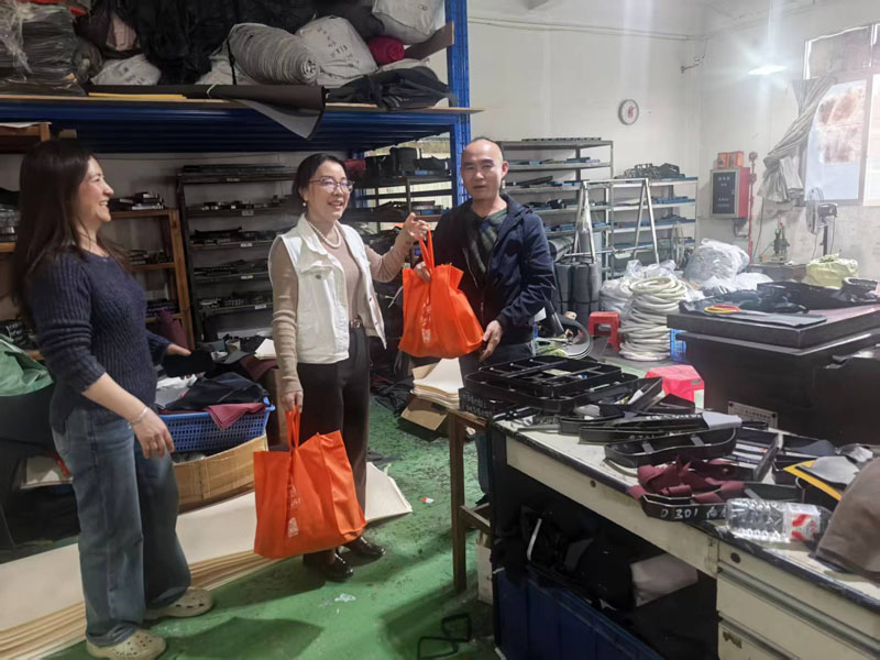 ������ů��˰�����󡪡������˽Э��չϵ�д���ů��ο�ʻ