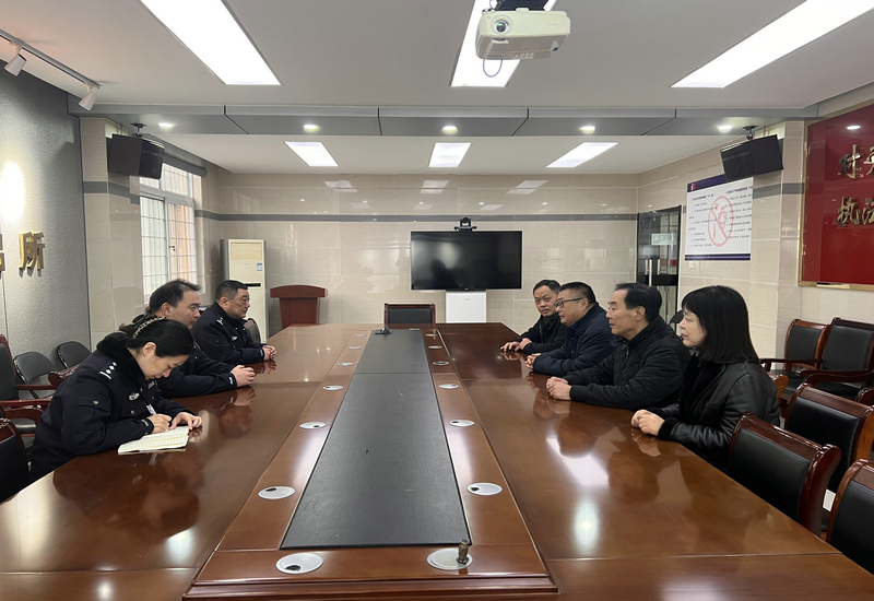 ӵ��������һ���߽��������������ɳ��� ���ھ��찮��ů�Ĺ���