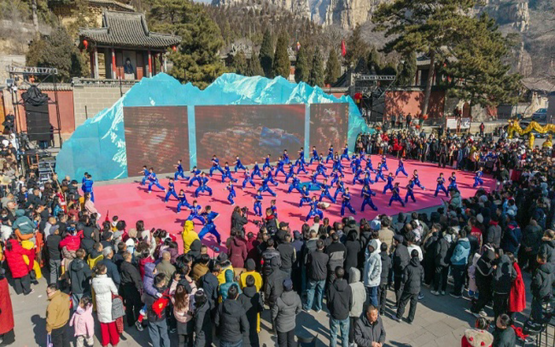 �������������� ������ϴ������硪����ͬ�����ɽ�´����һ��ʨ��������꾪��ȫ��