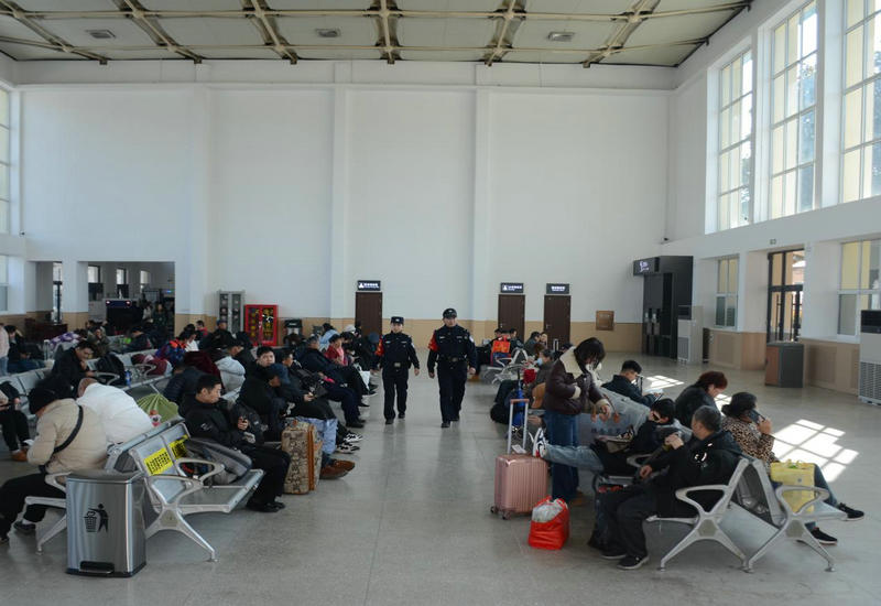 ����������ǰ ƽ���ػ����ڸ�