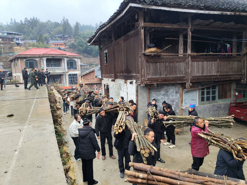 ��ƽ��ƽ��壺�����Ͳ�ӵ��ϰ�� �´������ٹ�