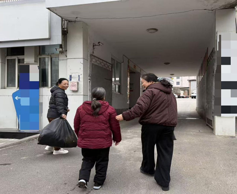 正定县救助站:暖心护送 温情返乡