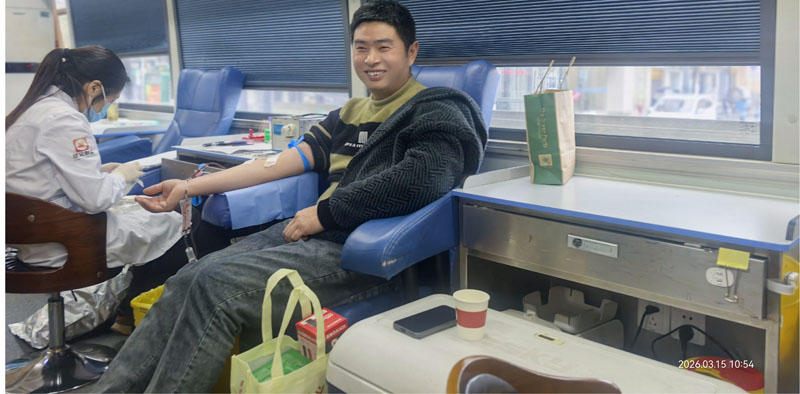 ����Ѫ¦ɽ������ͩ�������ҹ�ͬ����