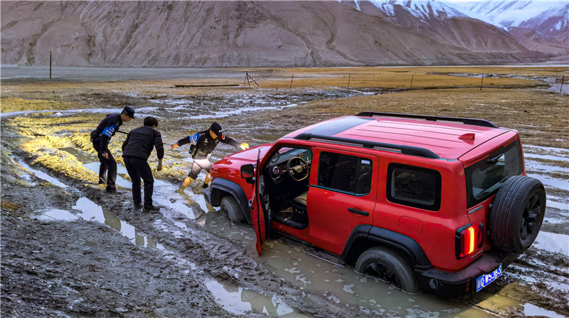 �½����ݣ��οͳ���������̶ �񾯷�����Ԯ