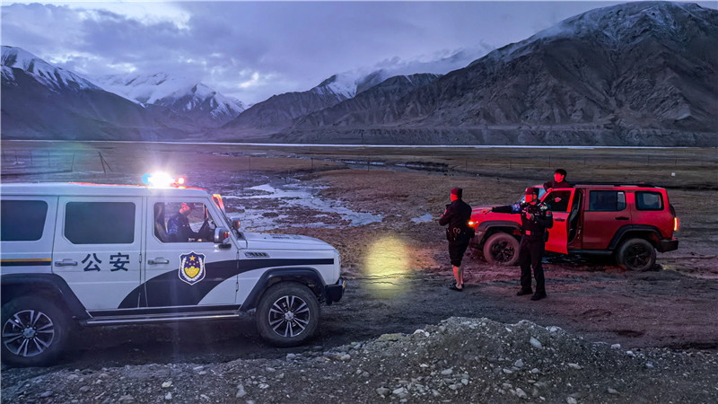 �½����ݣ��οͳ���������̶ �񾯷�����Ԯ