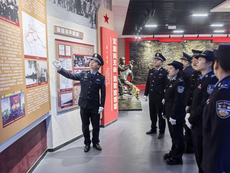 ׷˼Ӣ���س��ġ�������չ�������ʽ��չ�����ڼ�Ӣ�һ