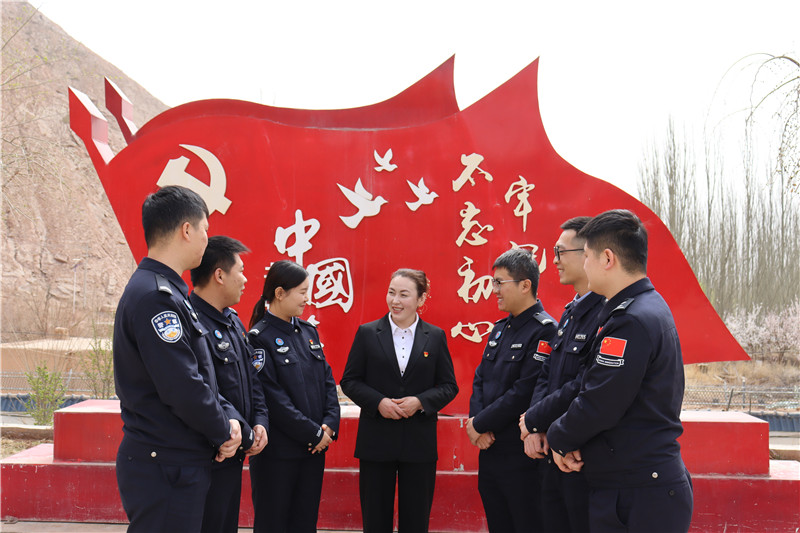 新疆克州:宣讲“两会”精神砺斗志 坚守边境一线践初心