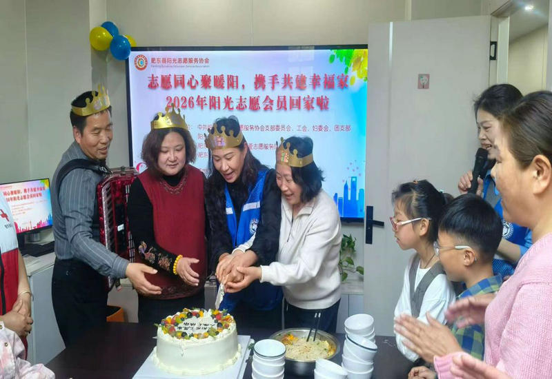 ־Ըͬ�ľ�ů��  Я�ֹ����Ҹ���