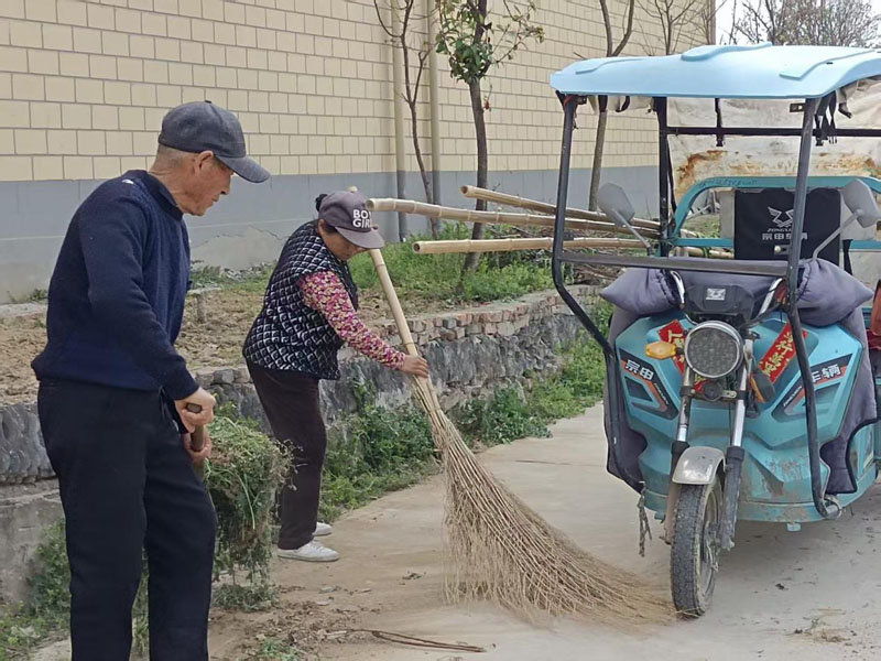 �˾ӻ������β�ЪϢ ��ͺ��������ͼ��