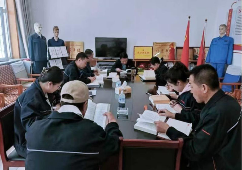 和创实业发展公司开展“书香伴我行”活动