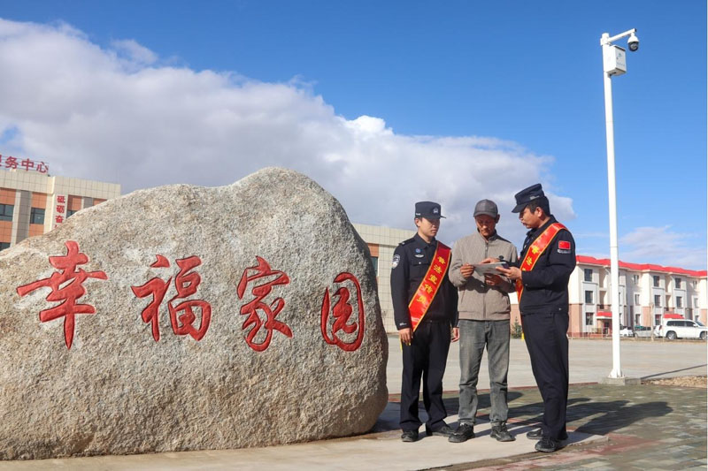 新疆克州:安全宣传进辖区 警民共护平安线