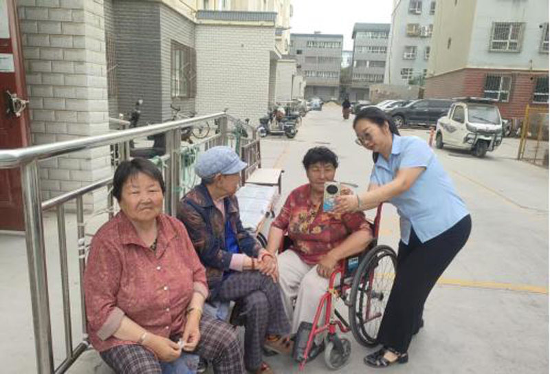 博湖人社局:社保服务上门办 温情守护夕阳红
