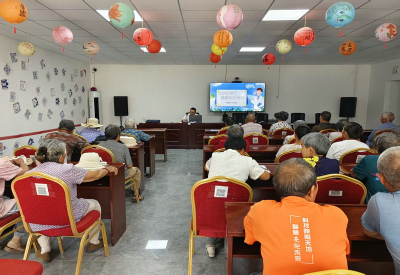����������ҹУ �ػ�ũ���񰲿�������˶������ί��չ��ʹ�����з��ؼ����겡�������ս���