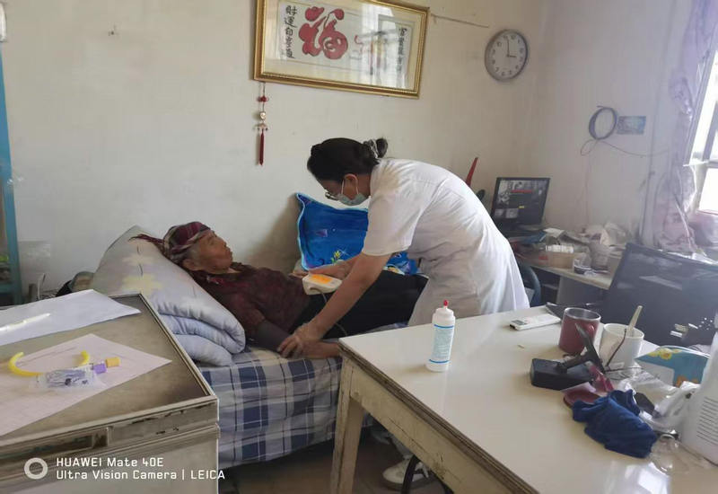 情暖桑榆送体检 健康服务进家门——和硕县用心守护高龄老人安康